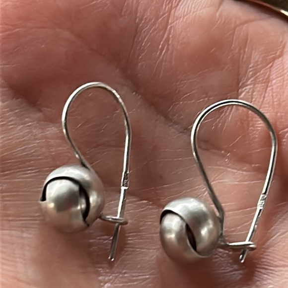 Silver earrings - Picture 2 of 8